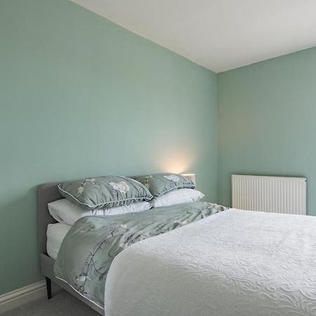 Blackhorse Loft - Spacious Apartment By The Sea Deal Exterior foto