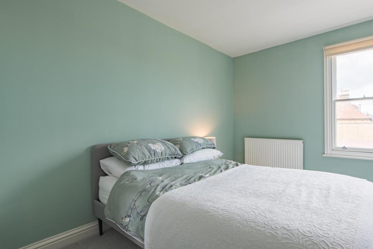 Blackhorse Loft - Spacious Apartment By The Sea Deal Exterior foto